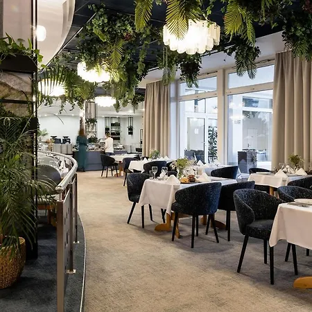 Astor Hotel