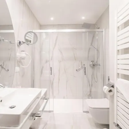 Astor 3*